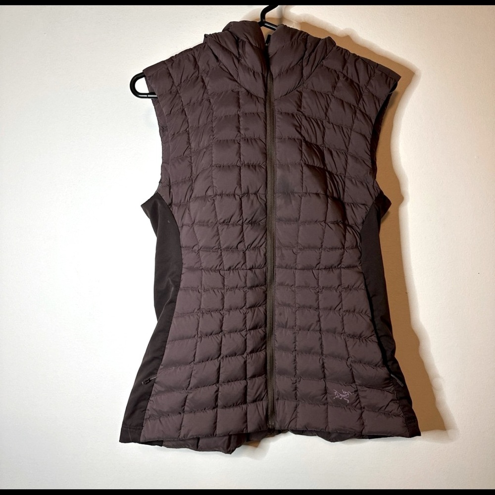 ARC’TERYX Narin vest purpleish / brown SMALL